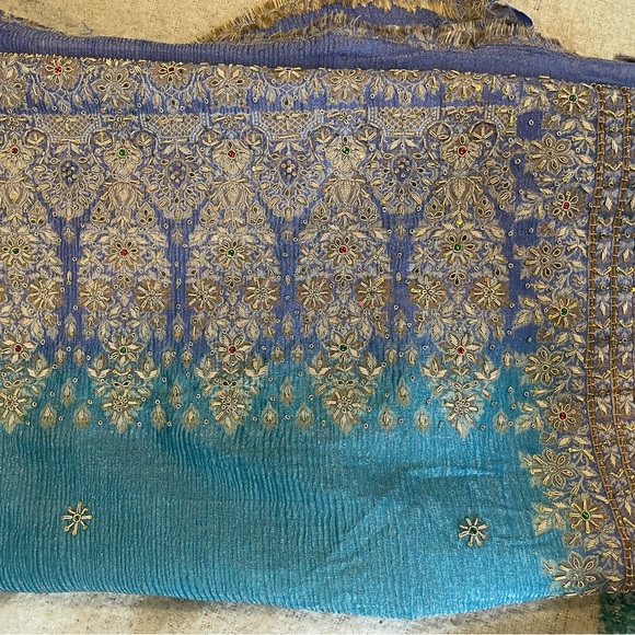 Pure silk banarasi saree each $150 - Picture 5 of 9